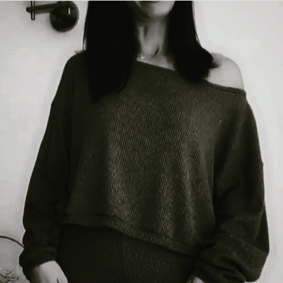 Sydne Summer Crop Lightweight Sweater - Picture 1 of 7